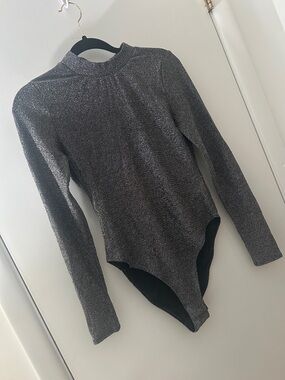 H&M Women's Long-Sleeve Metallic Mock Neck Open Back Bodysuit - Silver